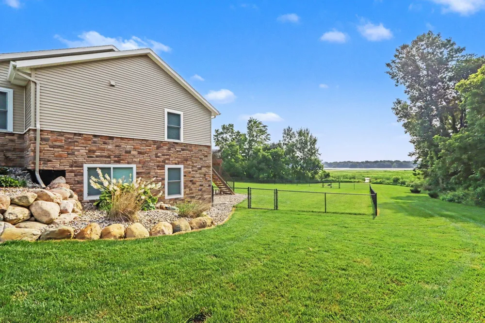 13825 Peninsula Drive Galesburg, MI 49053