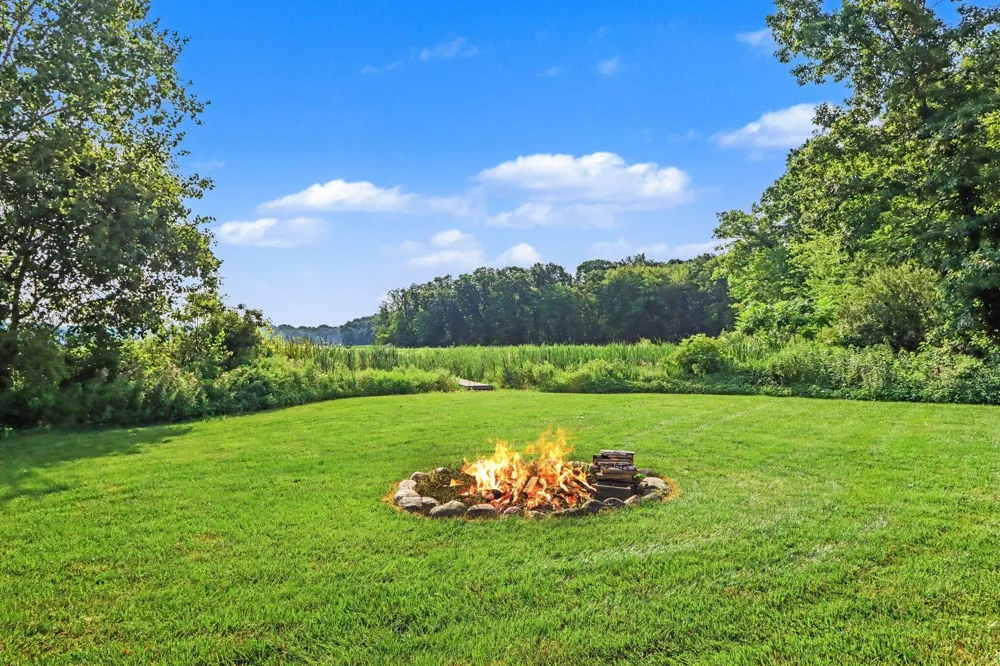 13825 Peninsula Drive Galesburg, MI 49053