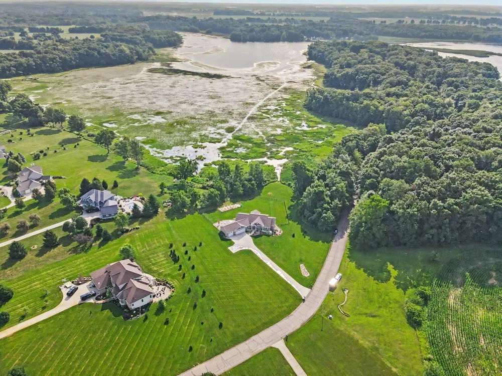 13825 Peninsula Drive Galesburg, MI 49053