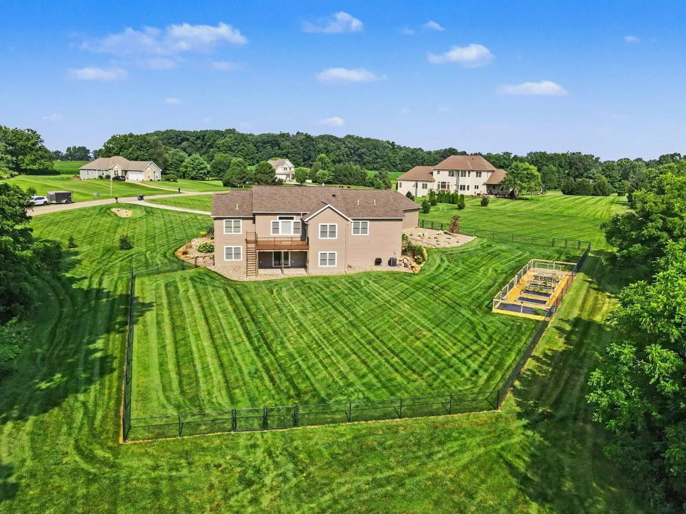 13825 Peninsula Drive Galesburg, MI 49053