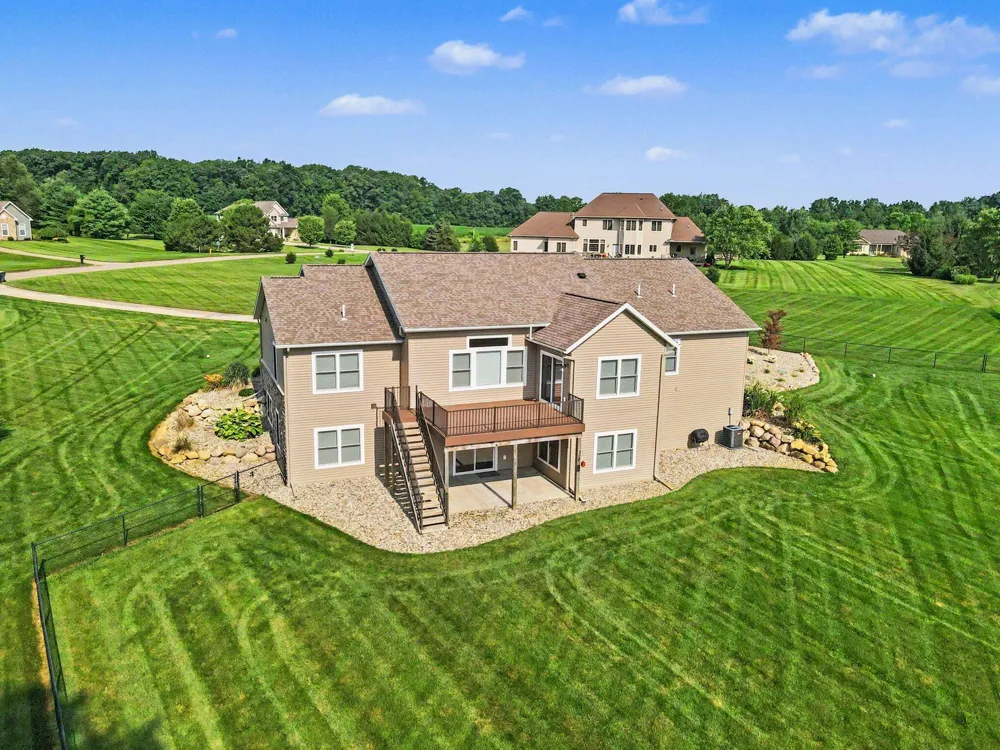 13825 Peninsula Drive Galesburg, MI 49053