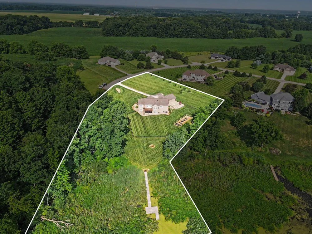 13825 Peninsula Drive Galesburg, MI 49053