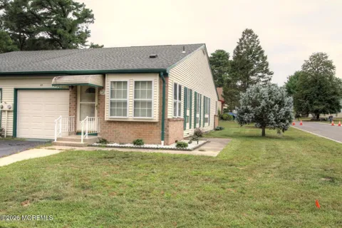 4 Ivy Street