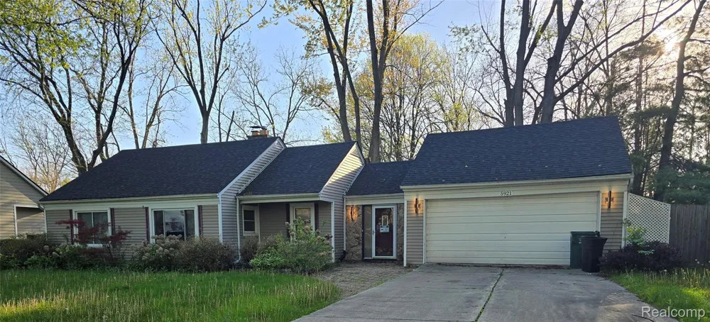 5921 Houghten Drive Troy City, MI 48098