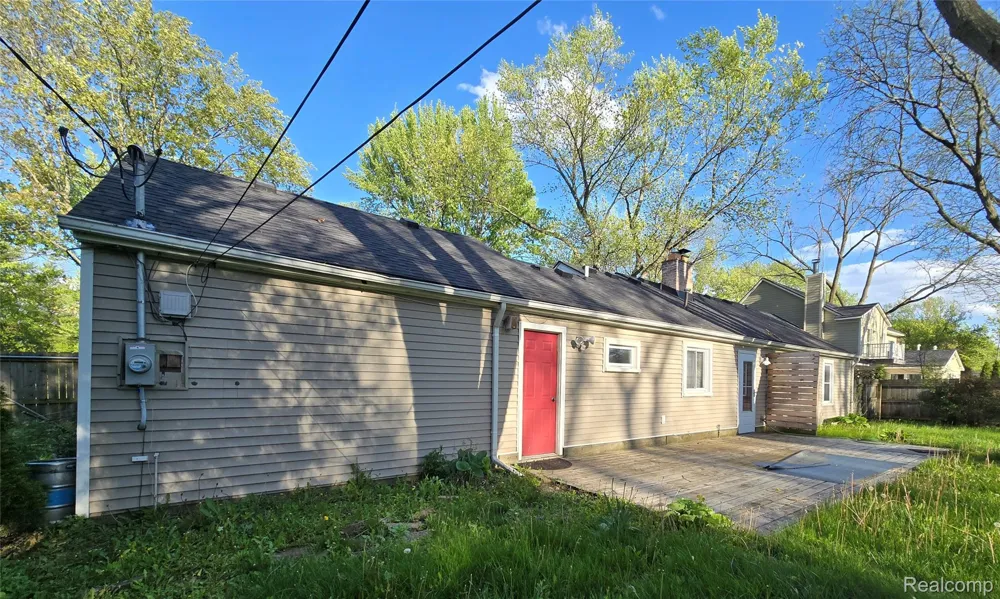 5921 Houghten Drive Troy City, MI 48098
