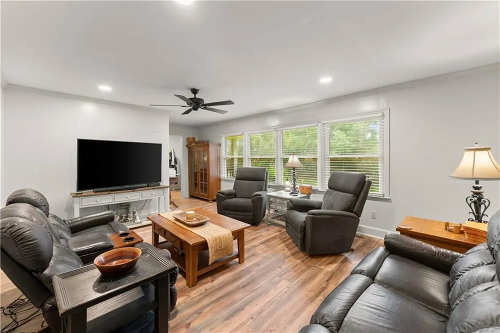 5907 Main Street Lula, GA 30554