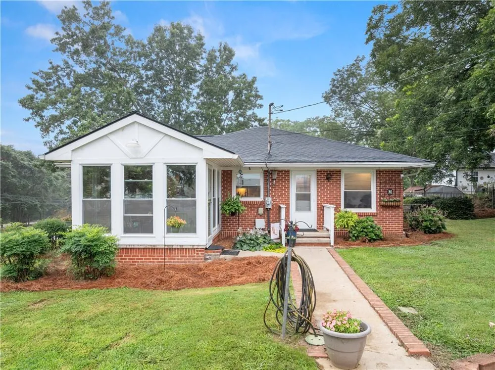 5907 Main Street Lula, GA 30554