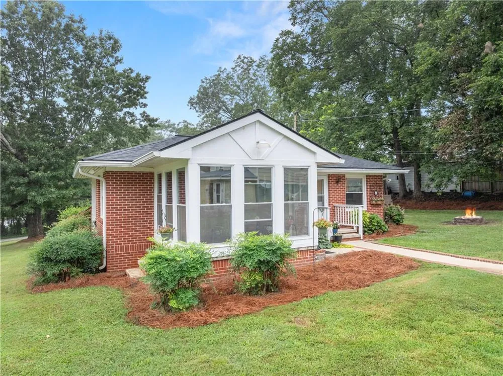 5907 Main Street Lula, GA 30554