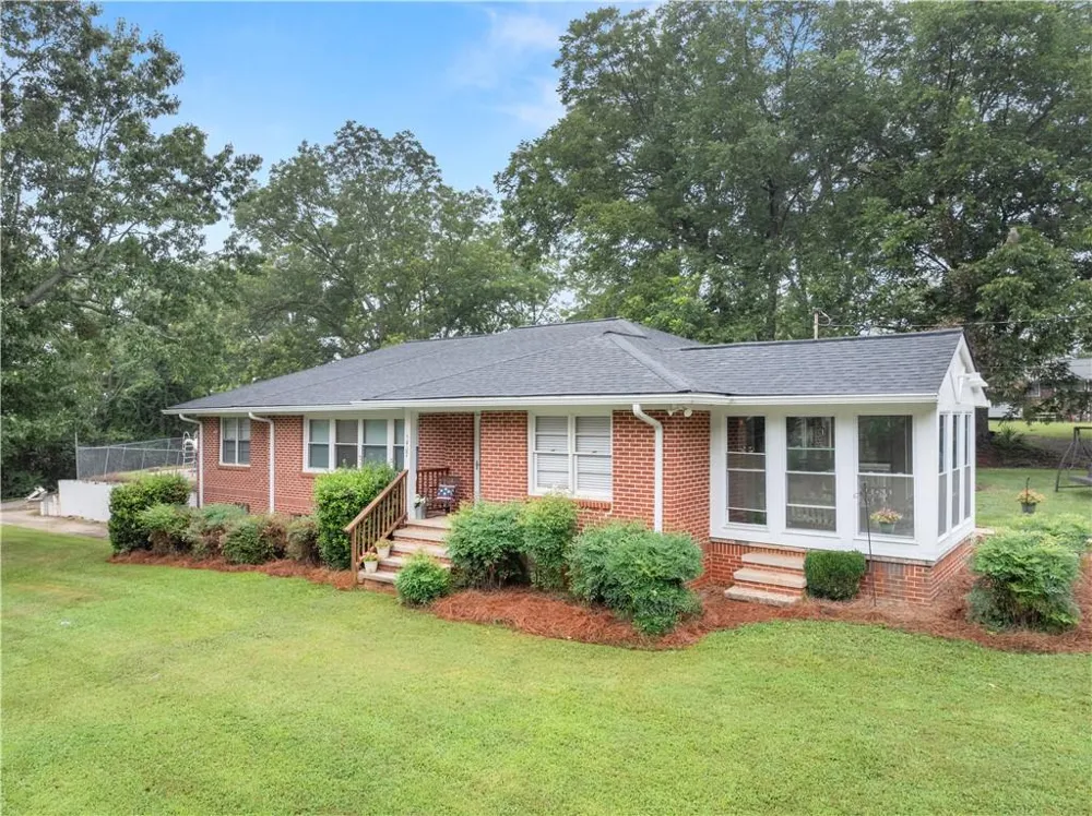 5907 Main Street Lula, GA 30554