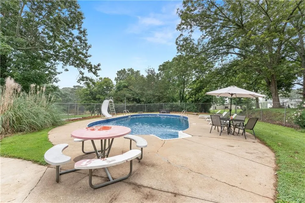 5907 Main Street Lula, GA 30554