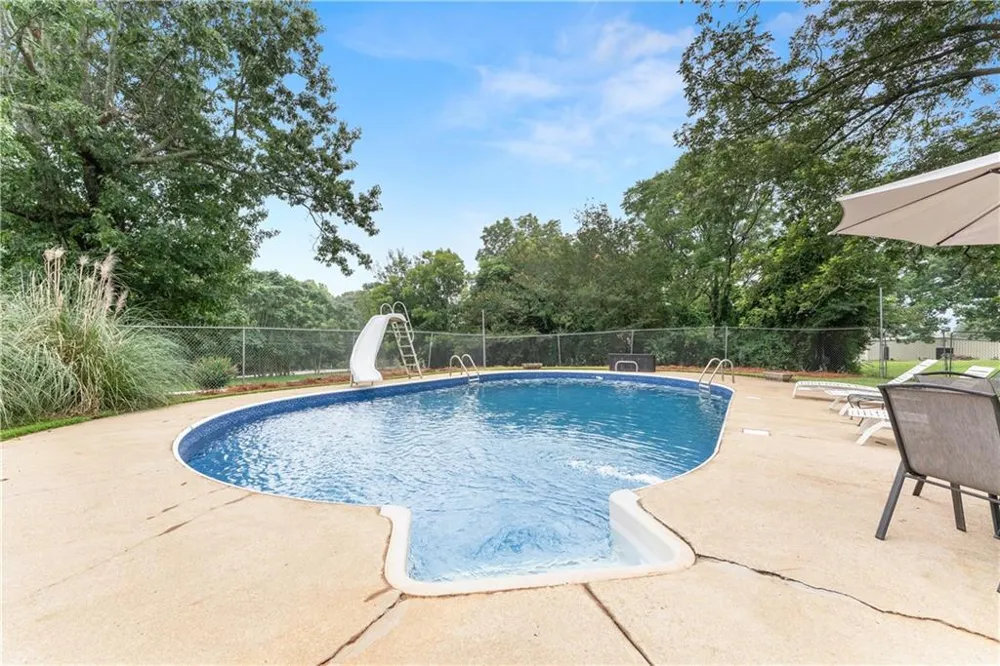 5907 Main Street Lula, GA 30554