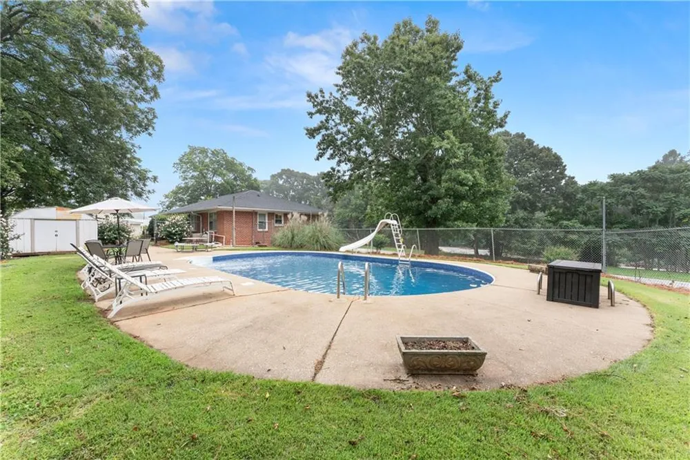 5907 Main Street Lula, GA 30554