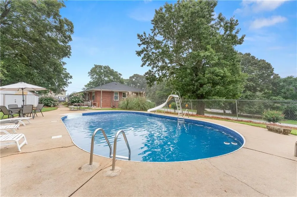 5907 Main Street Lula, GA 30554