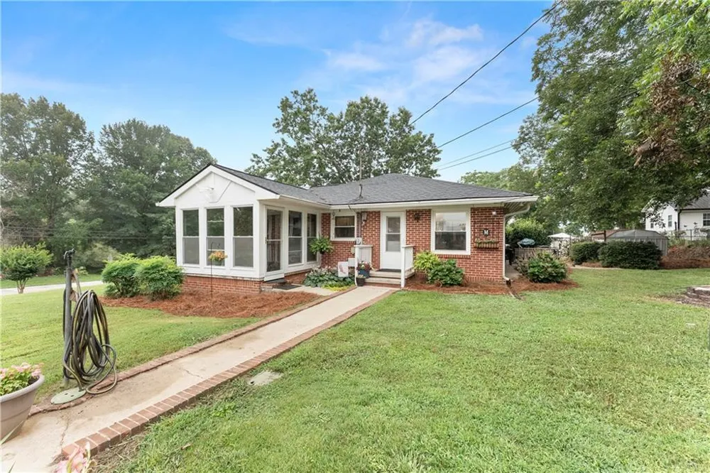 5907 Main Street Lula, GA 30554