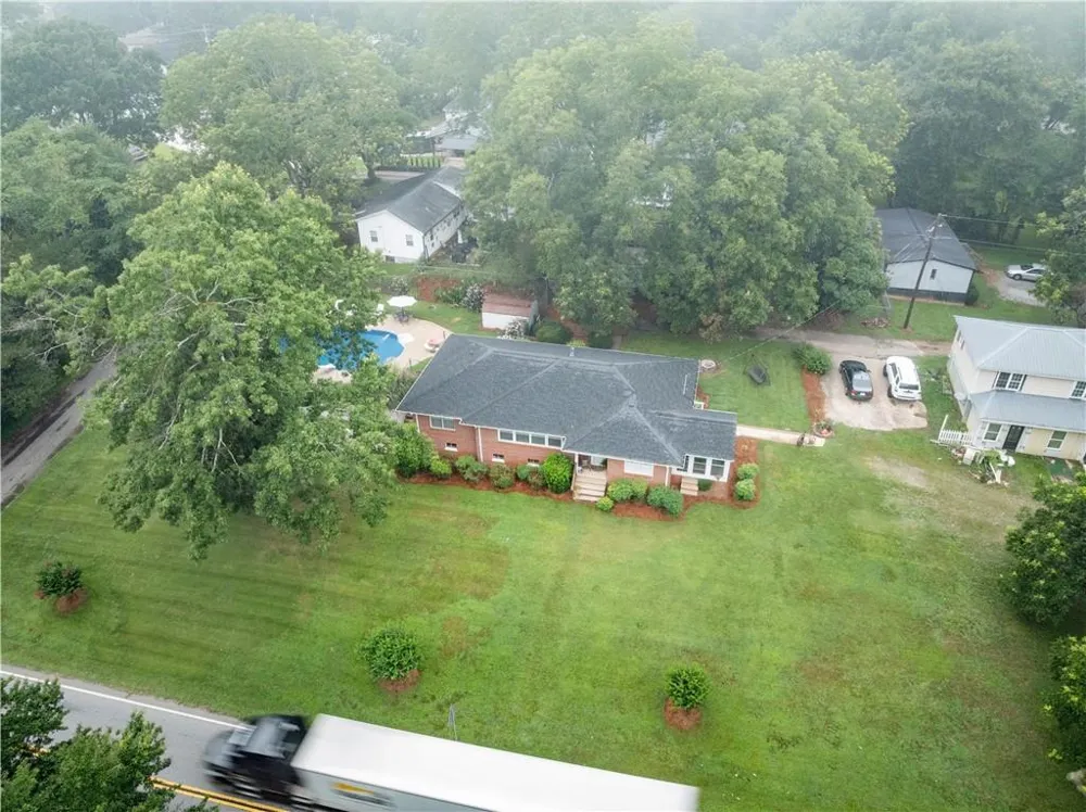 5907 Main Street Lula, GA 30554