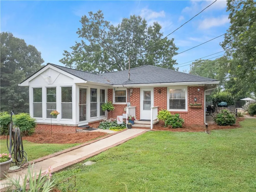 5907 Main Street Lula, GA 30554