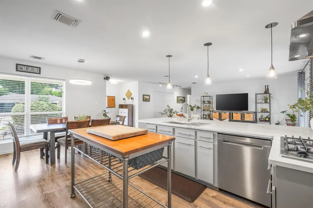 2206 Willowby Drive Houston, TX 77008