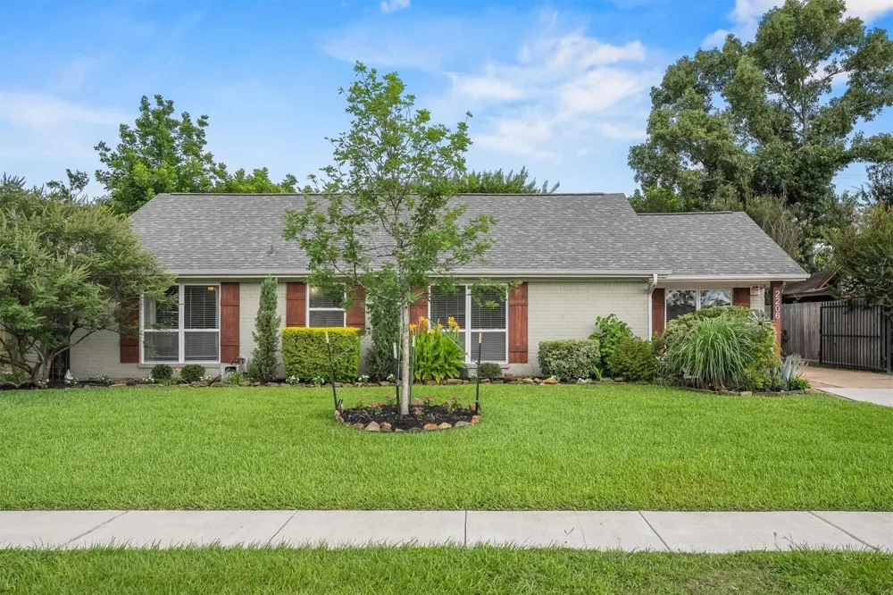 2206 Willowby Drive Houston, TX 77008