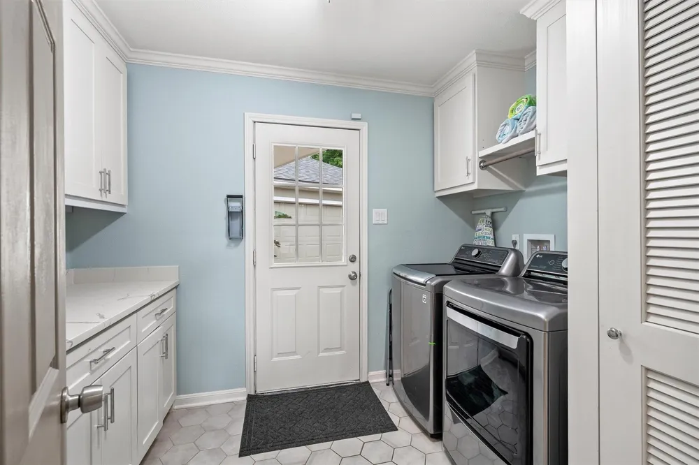 2206 Willowby Drive Houston, TX 77008