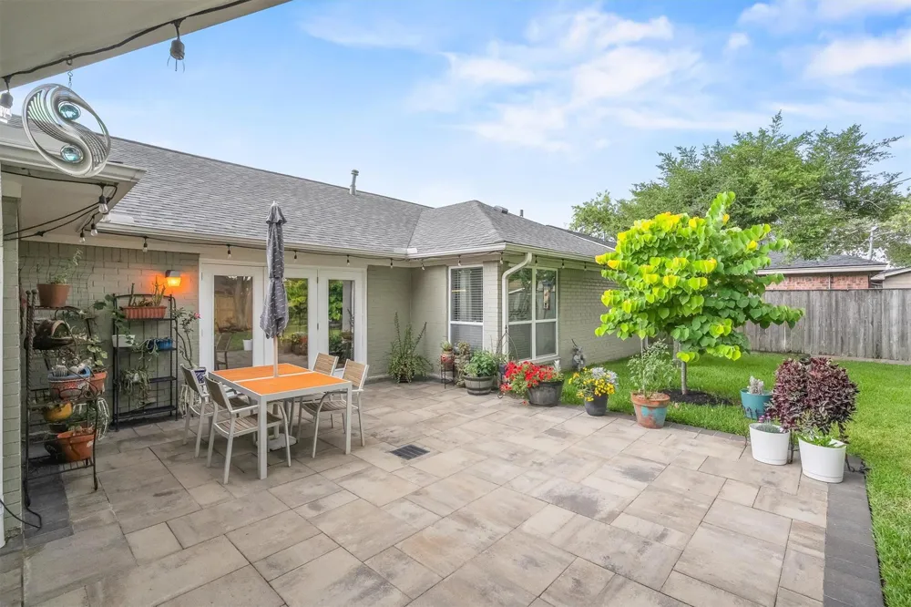 2206 Willowby Drive Houston, TX 77008