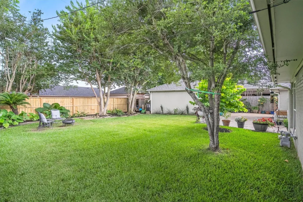 2206 Willowby Drive Houston, TX 77008
