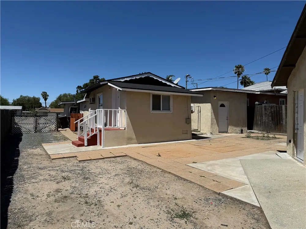 162 3rd Banning, CA 92220