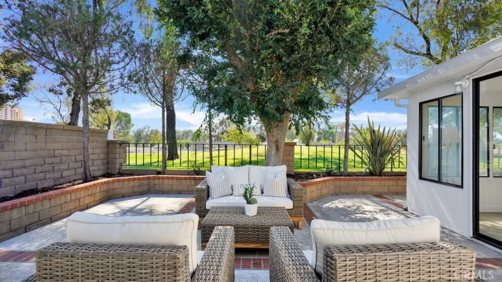 23791 Formello Laguna Hills, CA 92653