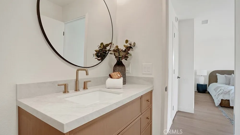 23791 Formello Laguna Hills, CA 92653
