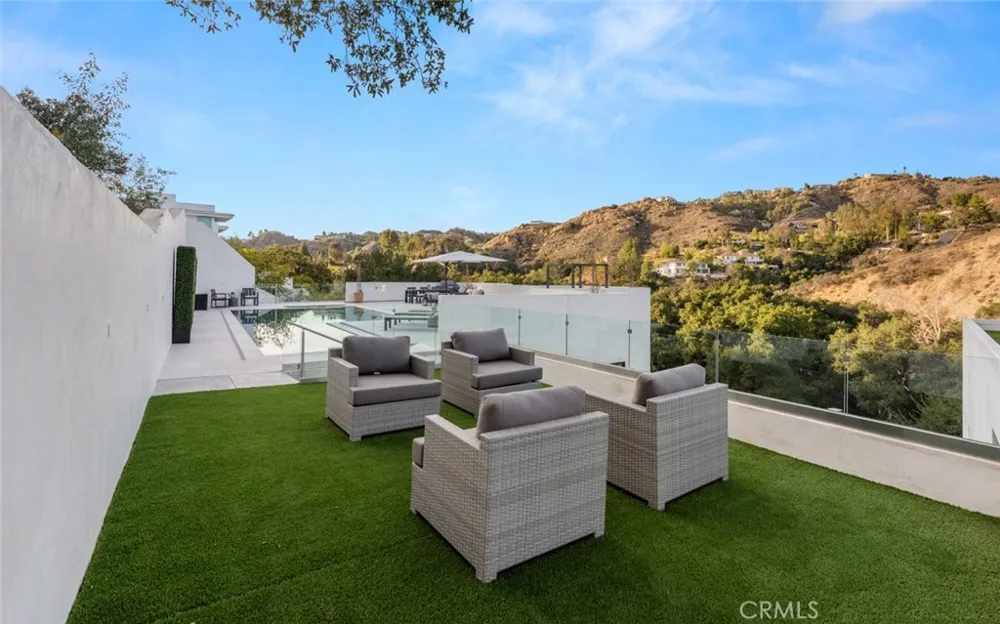 158 Bell Canyon Road Bell Canyon, CA 91307