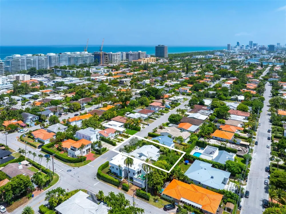 9172 Carlyle Ave Surfside, FL 33154