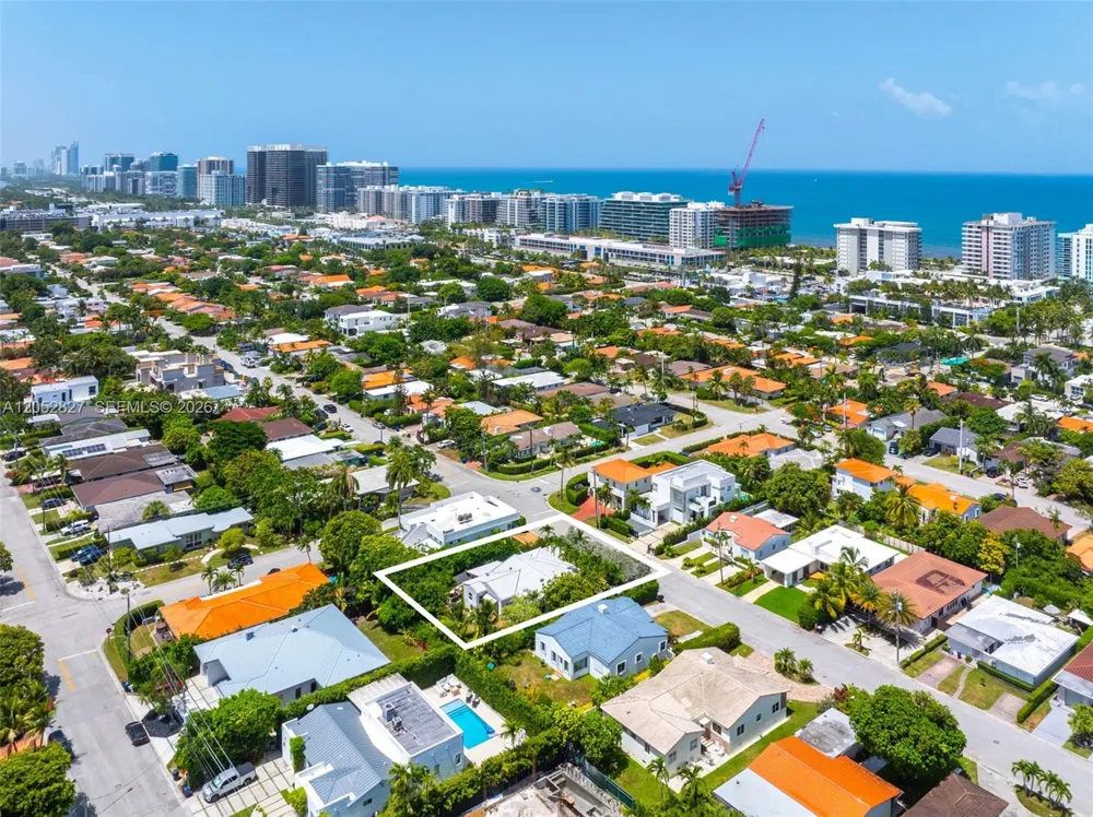 9172 Carlyle Ave Surfside, FL 33154