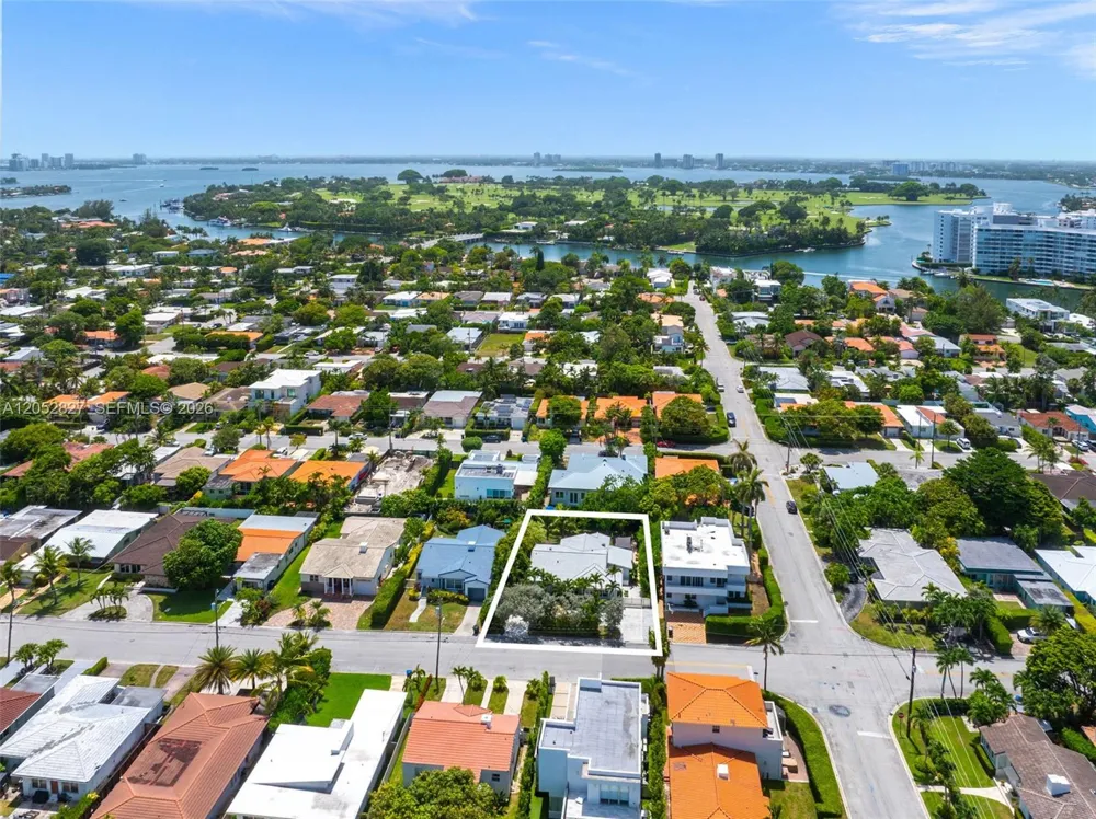 9172 Carlyle Ave Surfside, FL 33154