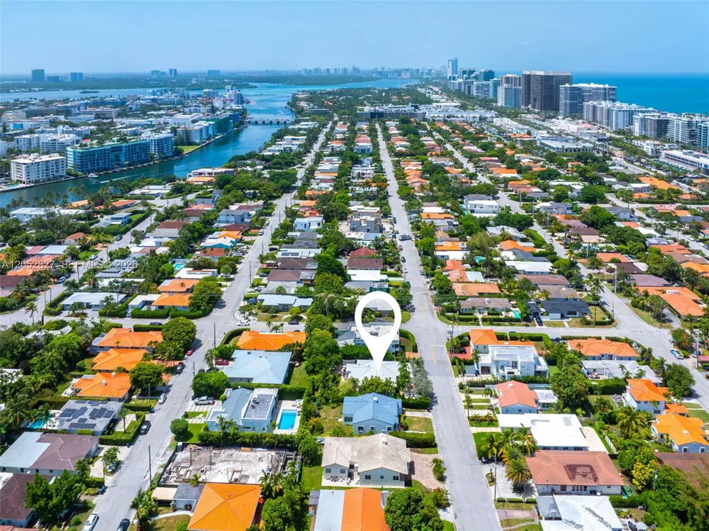9172 Carlyle Ave Surfside, FL 33154