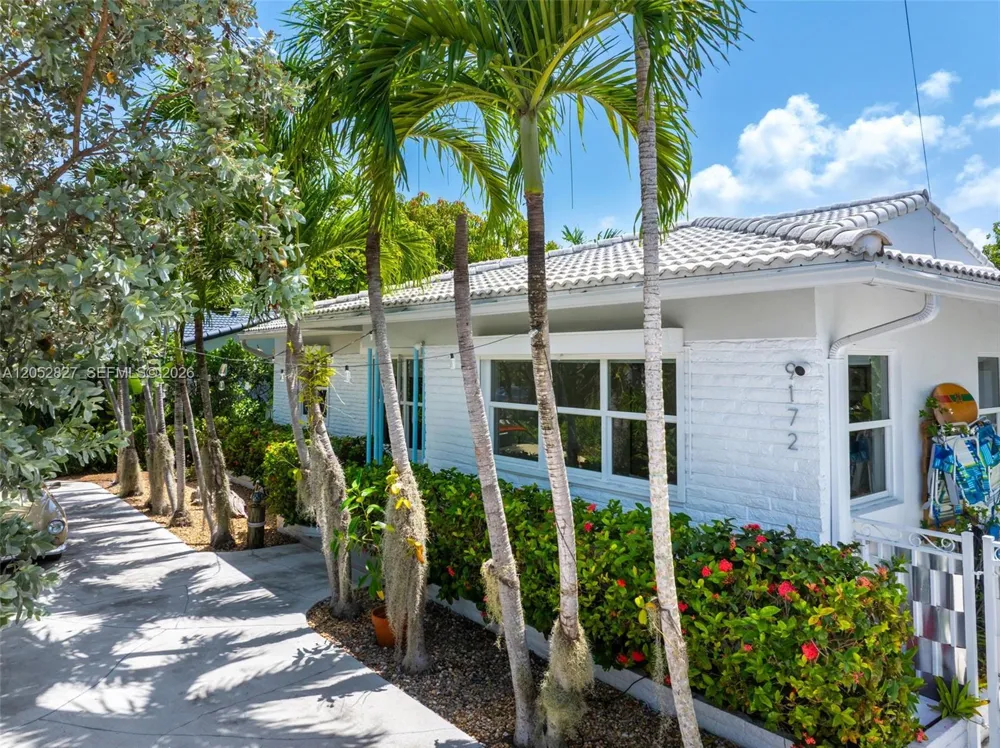 9172 Carlyle Ave Surfside, FL 33154