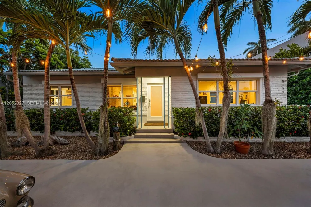 9172 Carlyle Ave Surfside, FL 33154