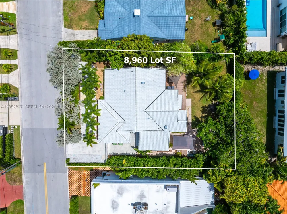 9172 Carlyle Ave Surfside, FL 33154