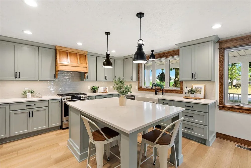 4548 Bauer Road Hudsonville, MI 49426