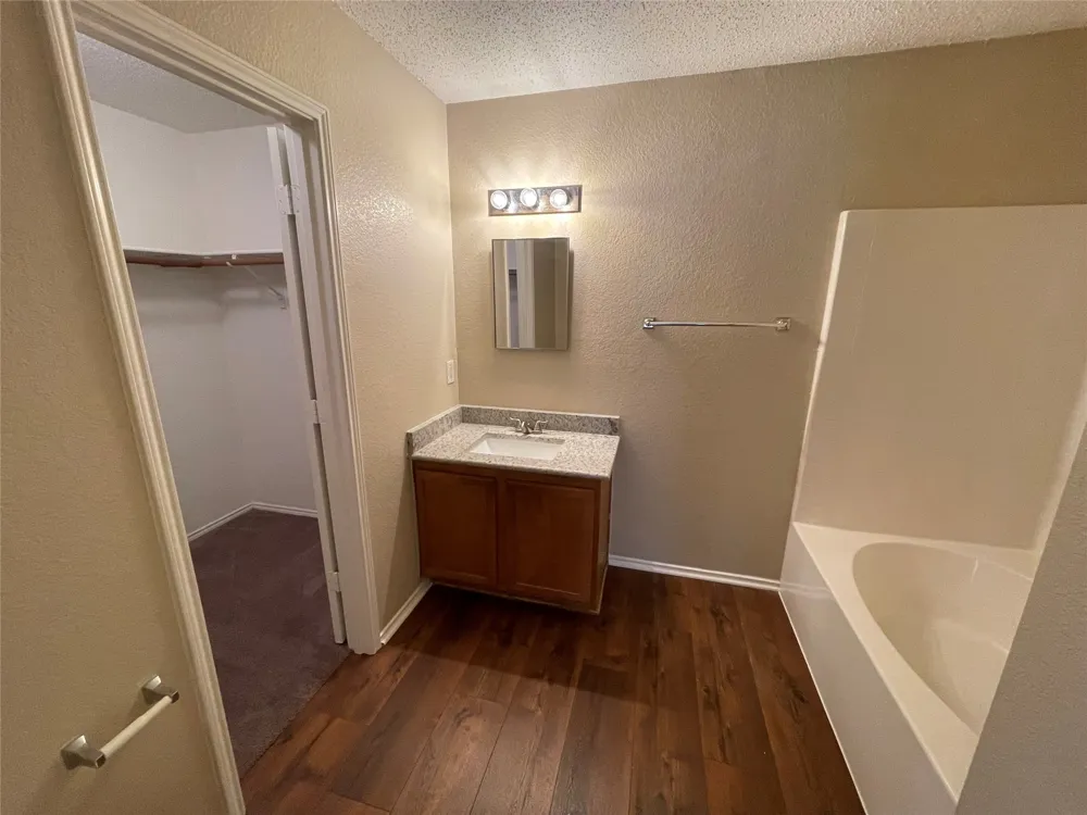 1420 Bumble Bee Drive Lancaster, TX 75134