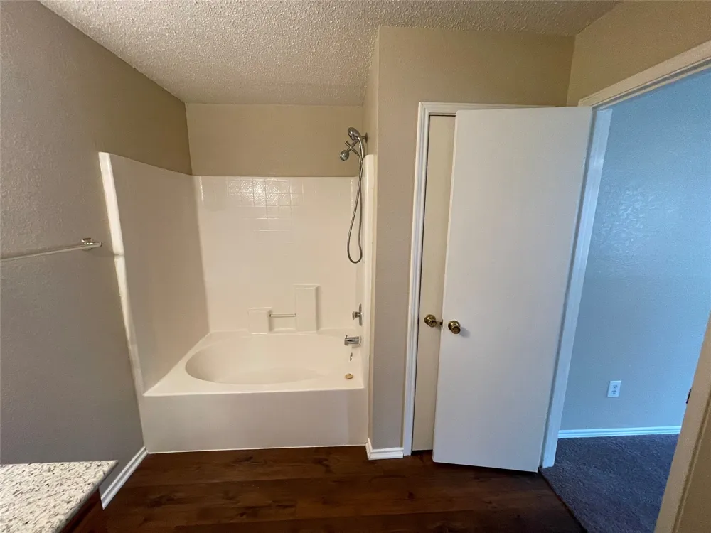 1420 Bumble Bee Drive Lancaster, TX 75134