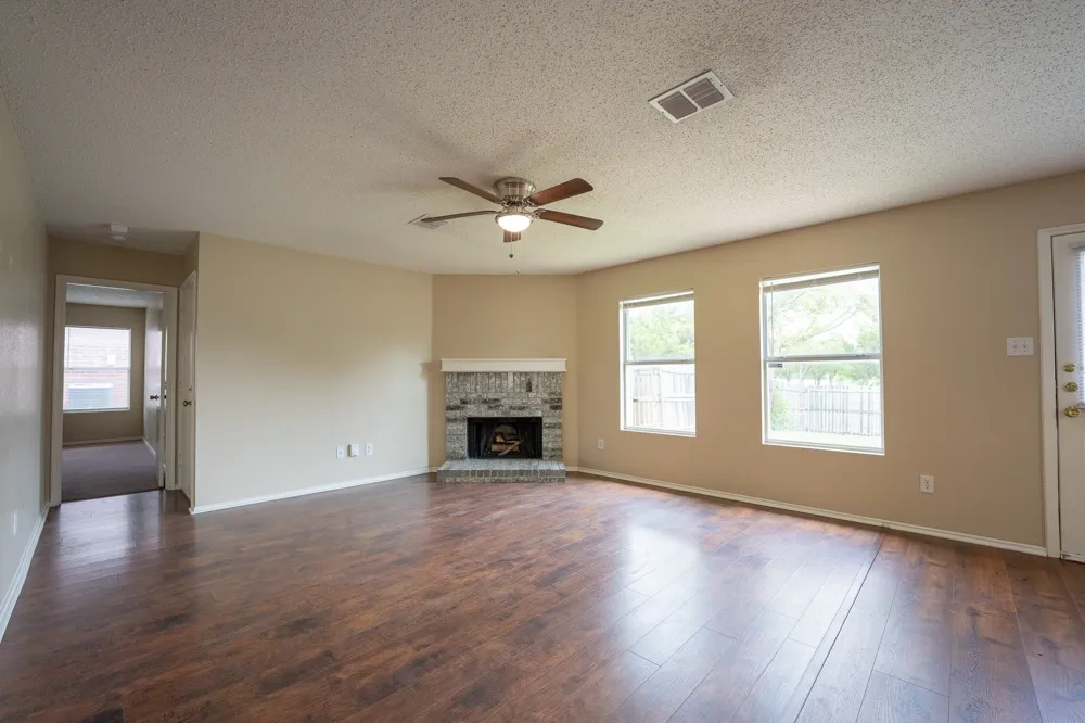 1420 Bumble Bee Drive Lancaster, TX 75134