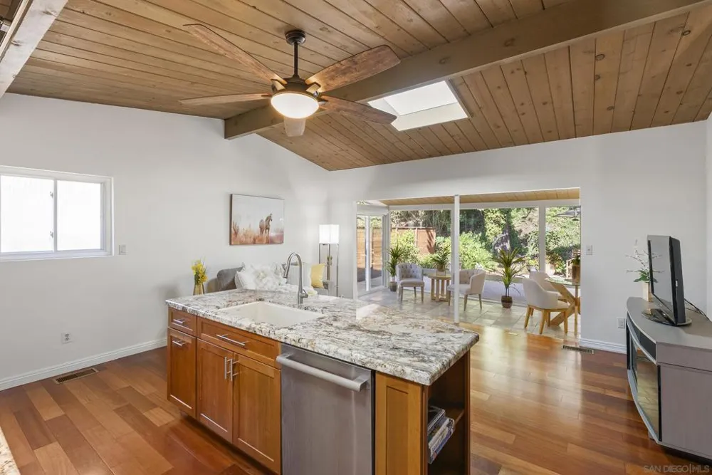 4929 Baja San Diego, CA 92115