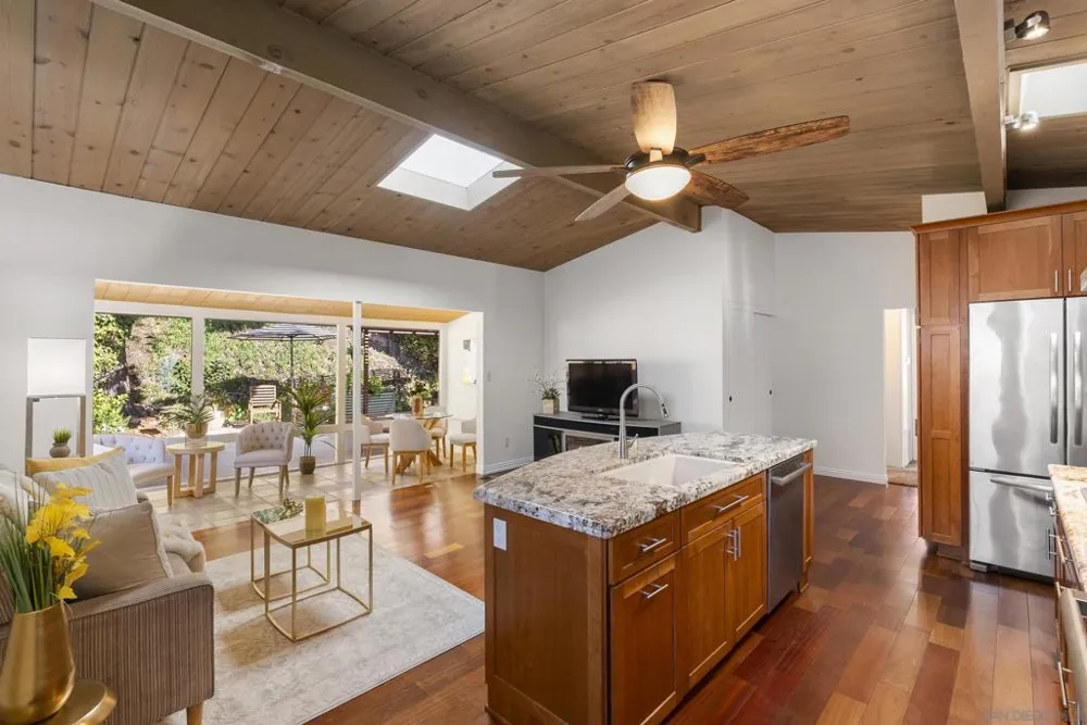 4929 Baja San Diego, CA 92115