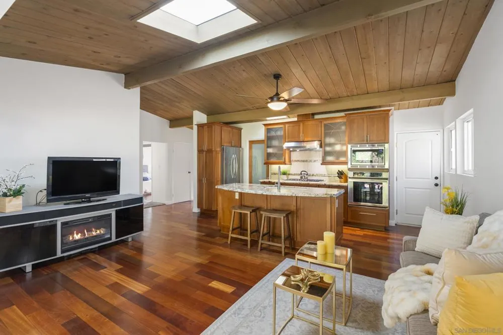 4929 Baja San Diego, CA 92115