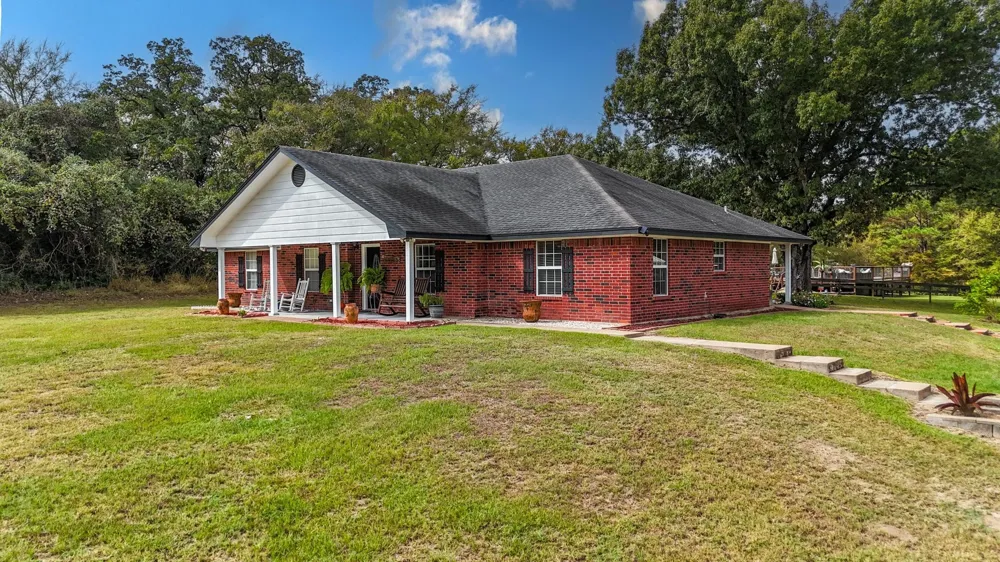 9759 CR 316 Buffalo, TX 75831