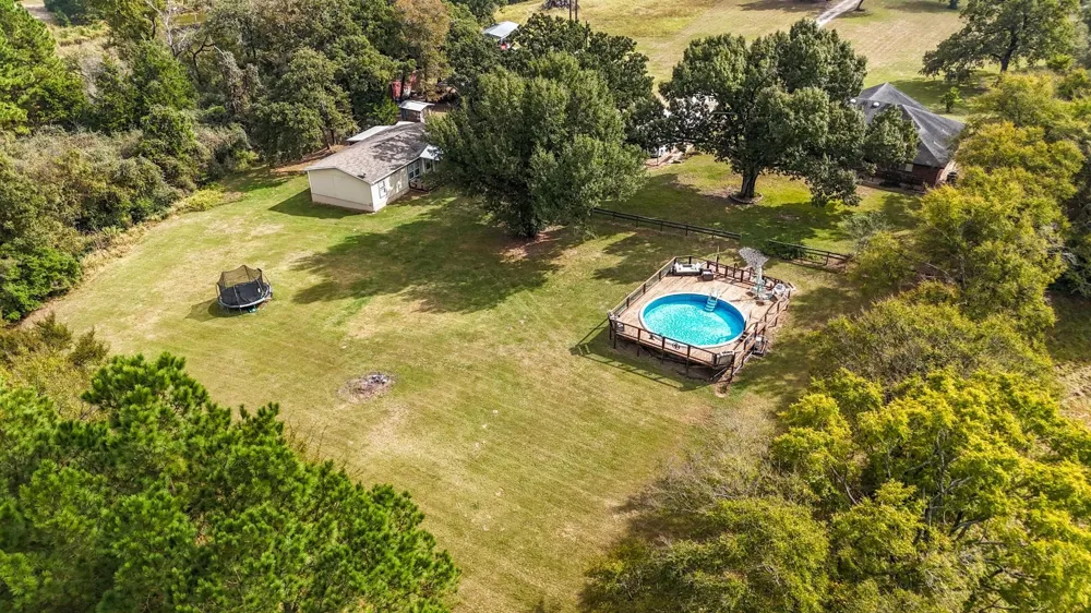 9759 CR 316 Buffalo, TX 75831