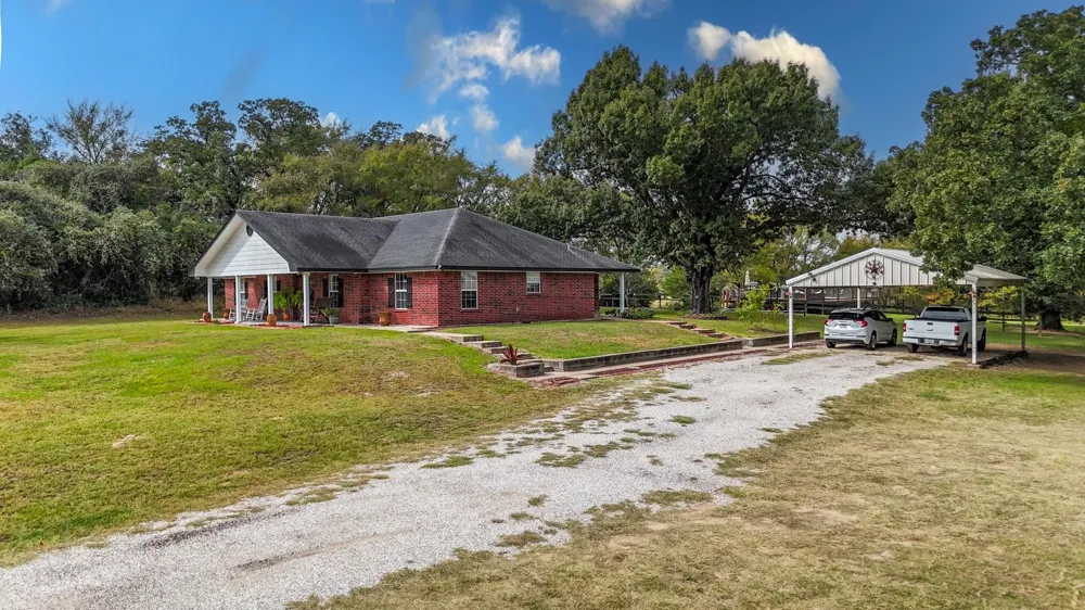 9759 CR 316 Buffalo, TX 75831