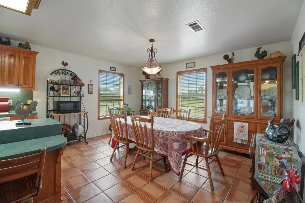9759 CR 316 Buffalo, TX 75831