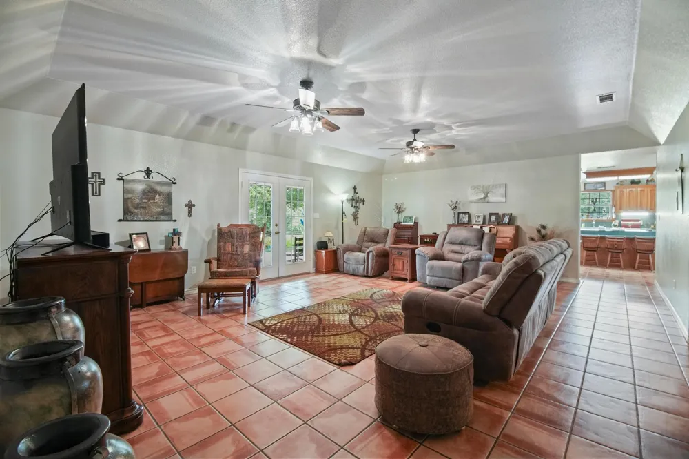 9759 CR 316 Buffalo, TX 75831