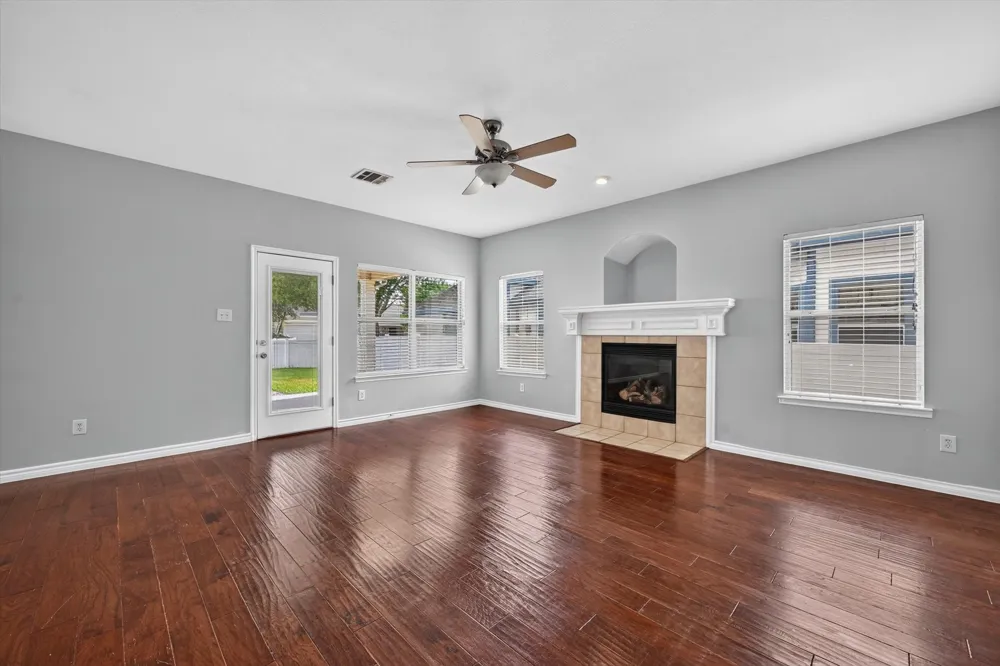 1013 Wenk Drive Savannah, TX 76227