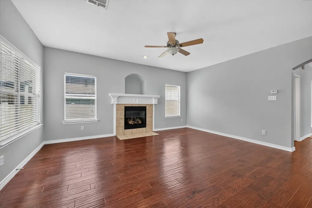 1013 Wenk Drive Savannah, TX 76227